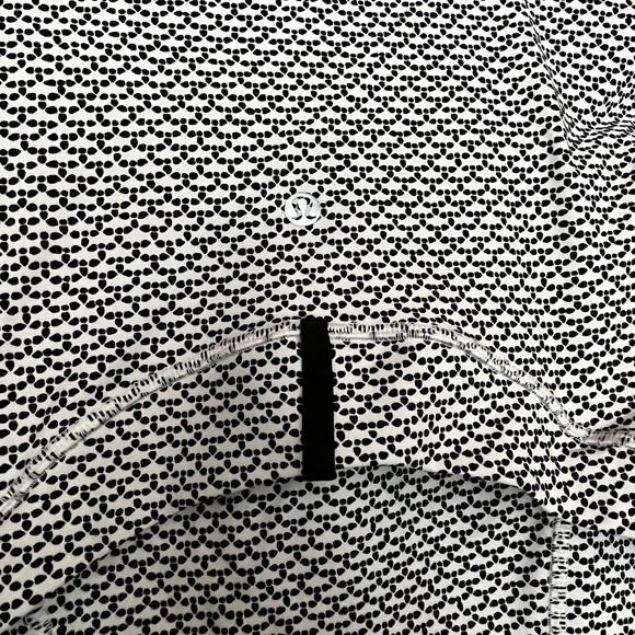 Lululemon define jacket black & white dot design excellent condition size 6 - Picture 7 of 8